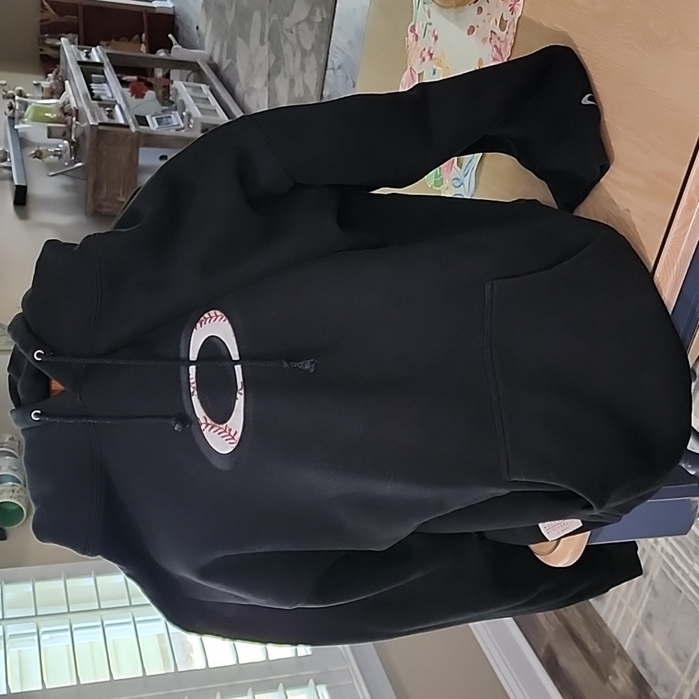 Oakley black hooded long sleeve sweatshirt